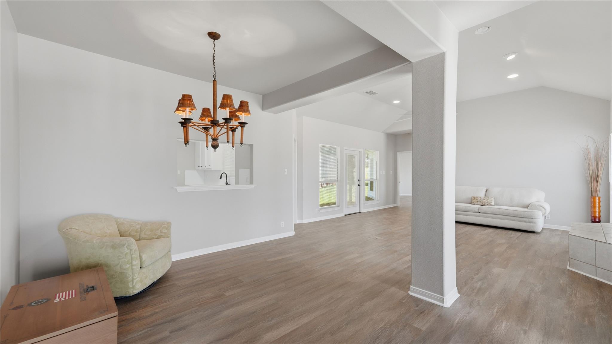 703 Lazy Bluff LN — photo 3