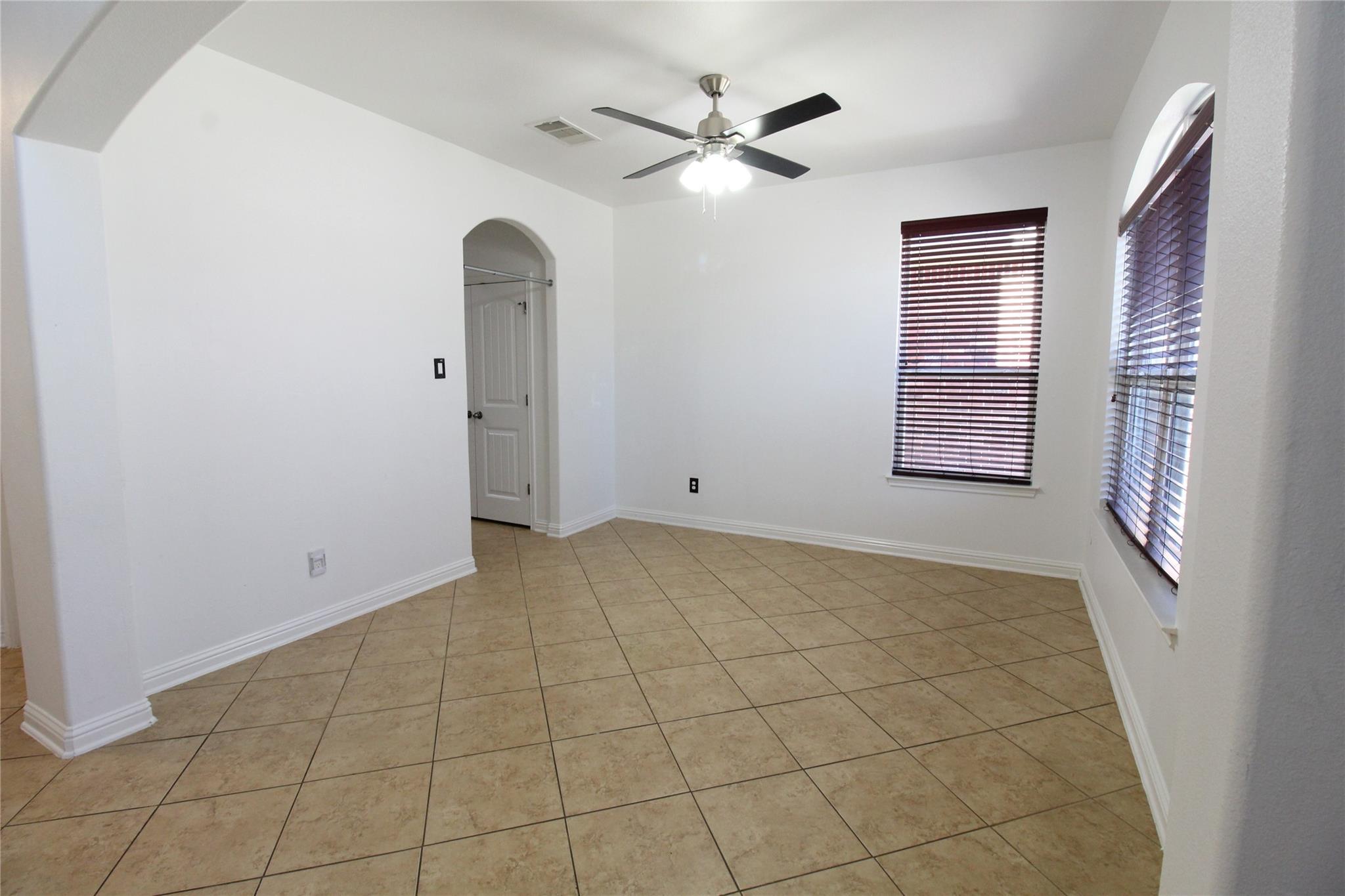 606 Spanish Mustang DR — photo 3