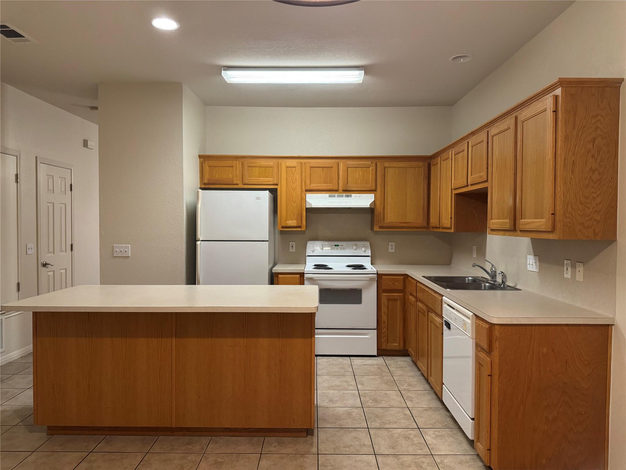 9 Deerfield DR #B — photo 3