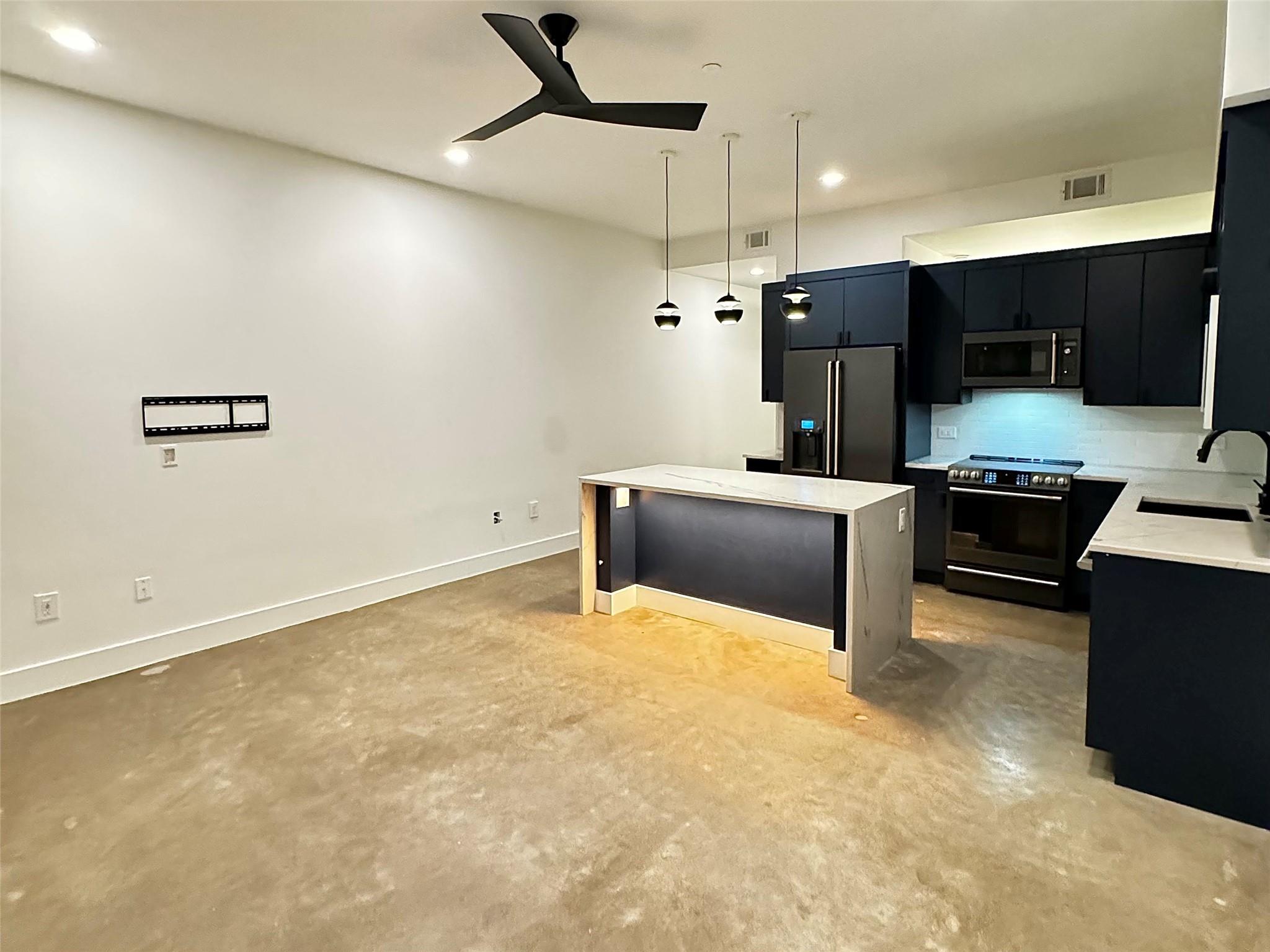507 Sabine ST #1003 — photo 3