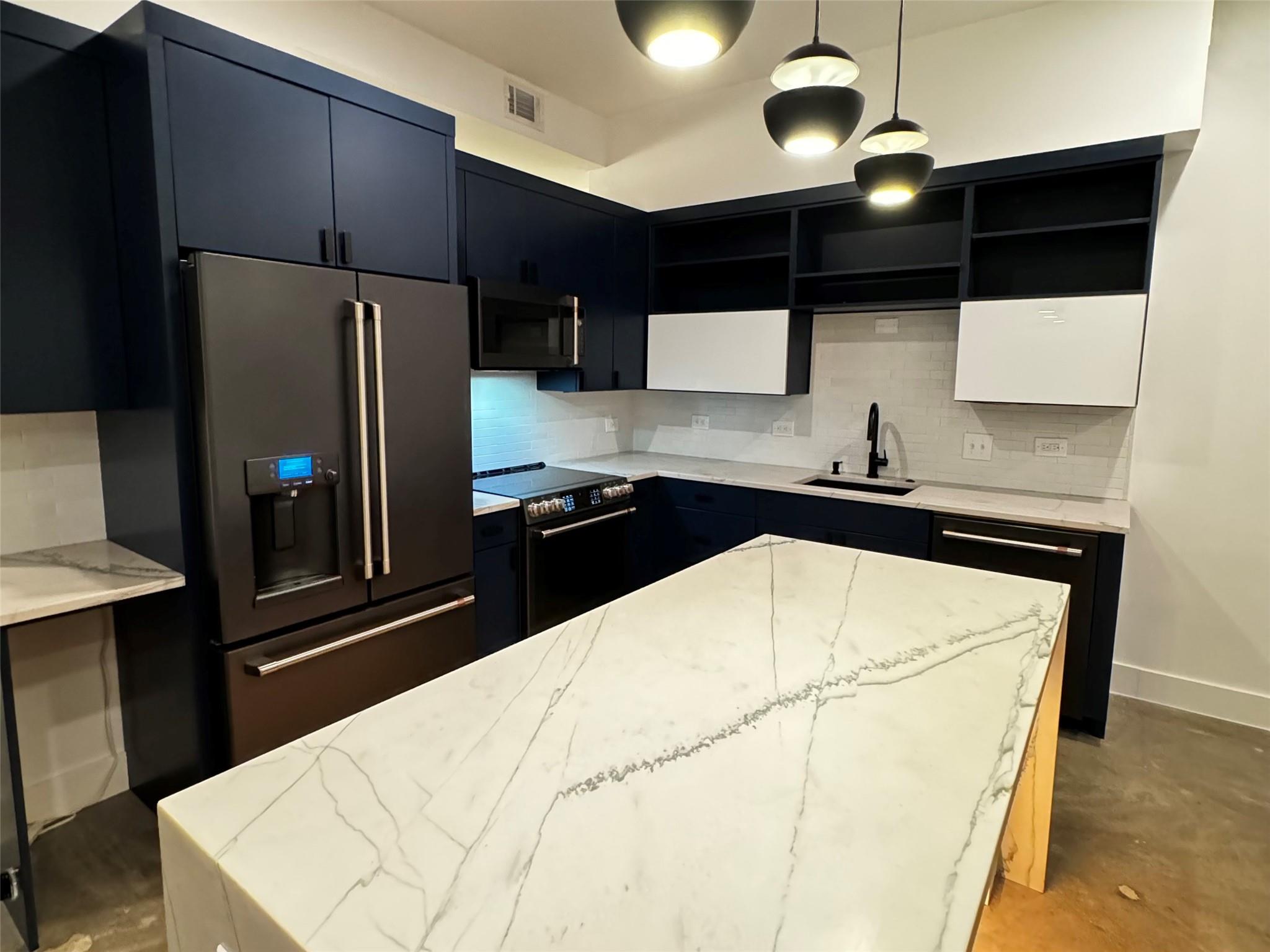 507 Sabine ST #1003 — photo 5