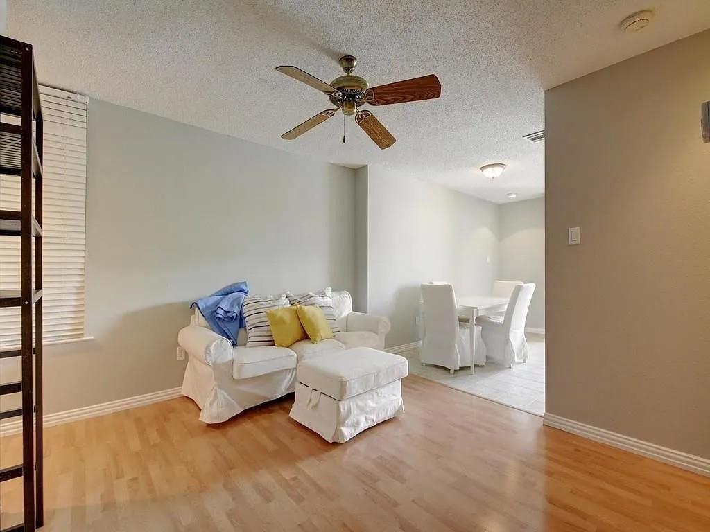 2409 Leon ST #207 — photo 3