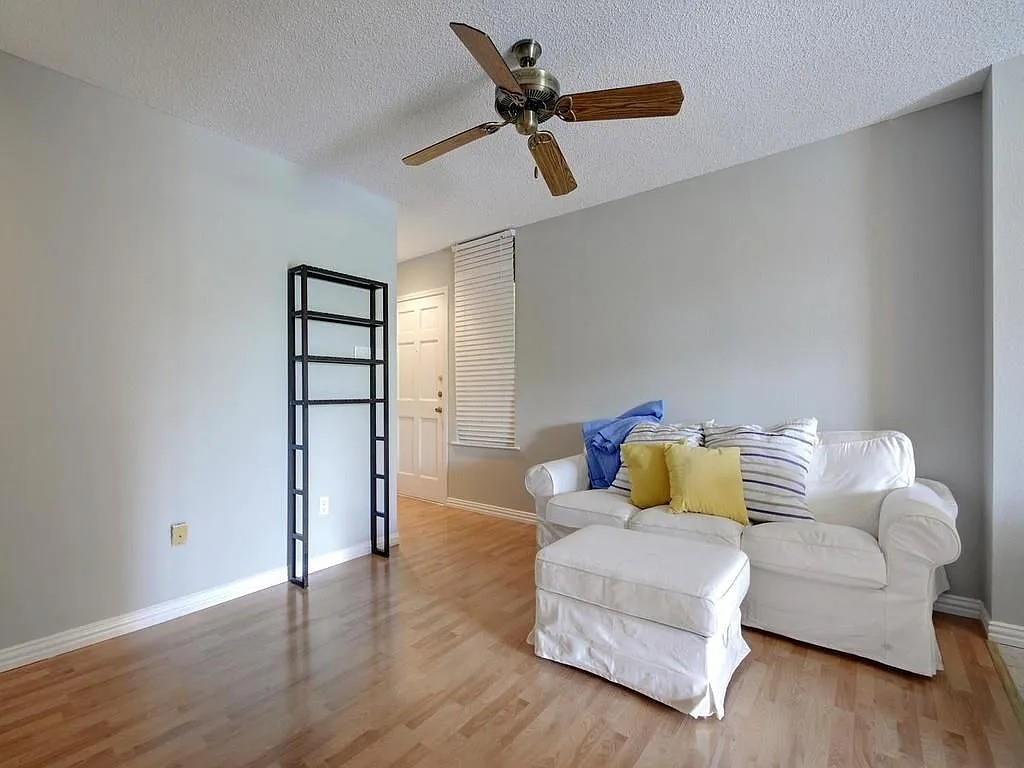 2409 Leon ST #207 — photo 4