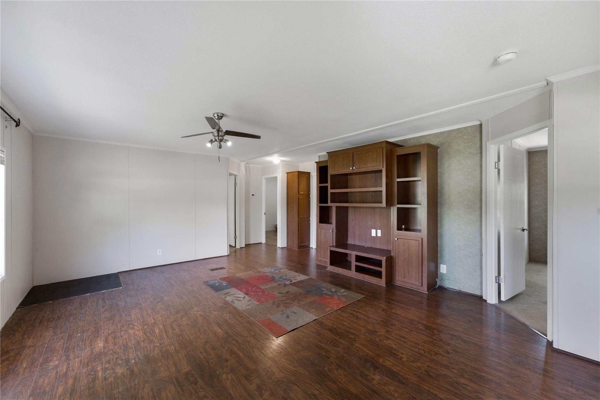 424 Ellinger RD — photo 4