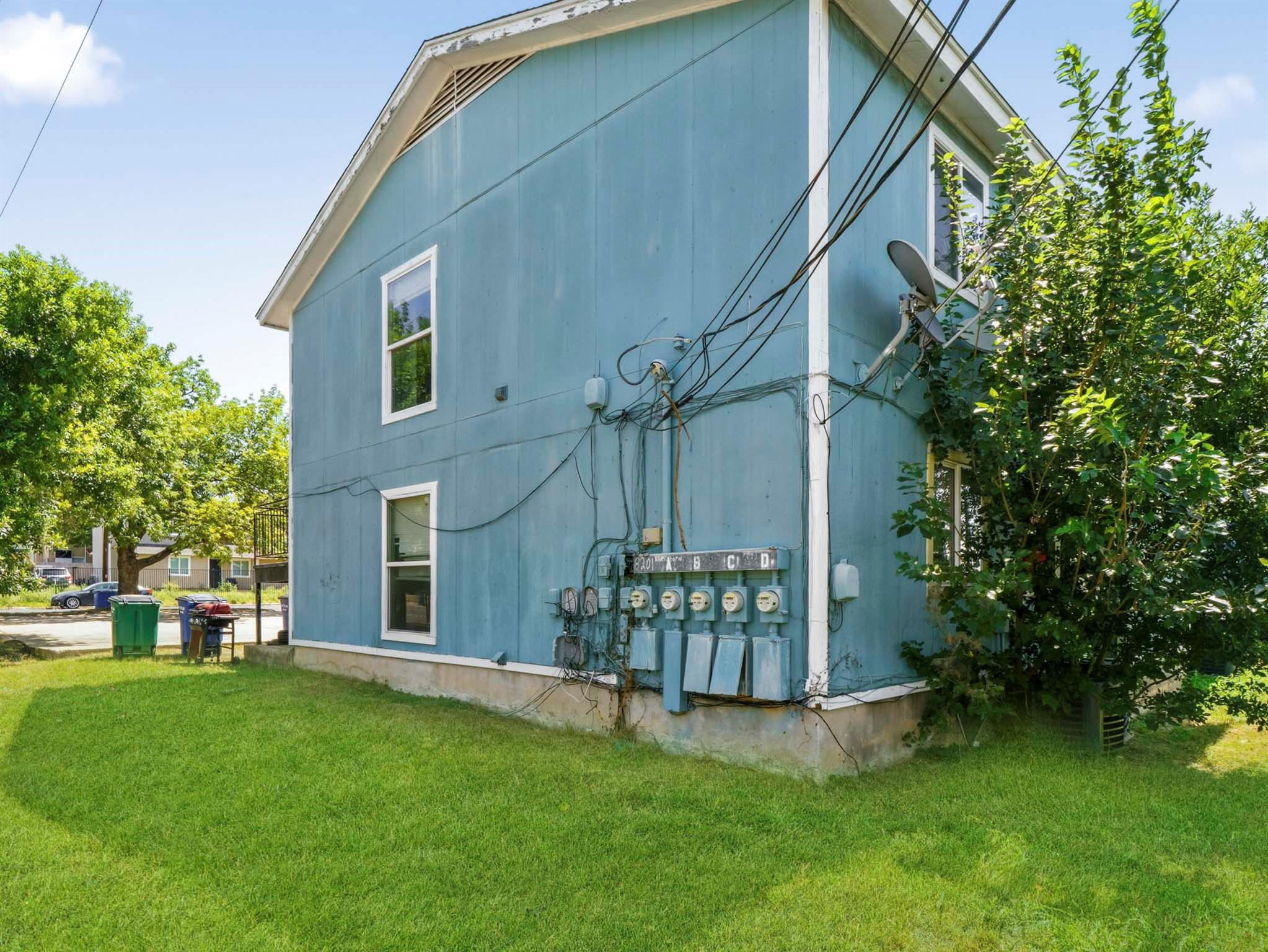8201 Riverstone DR — photo 3