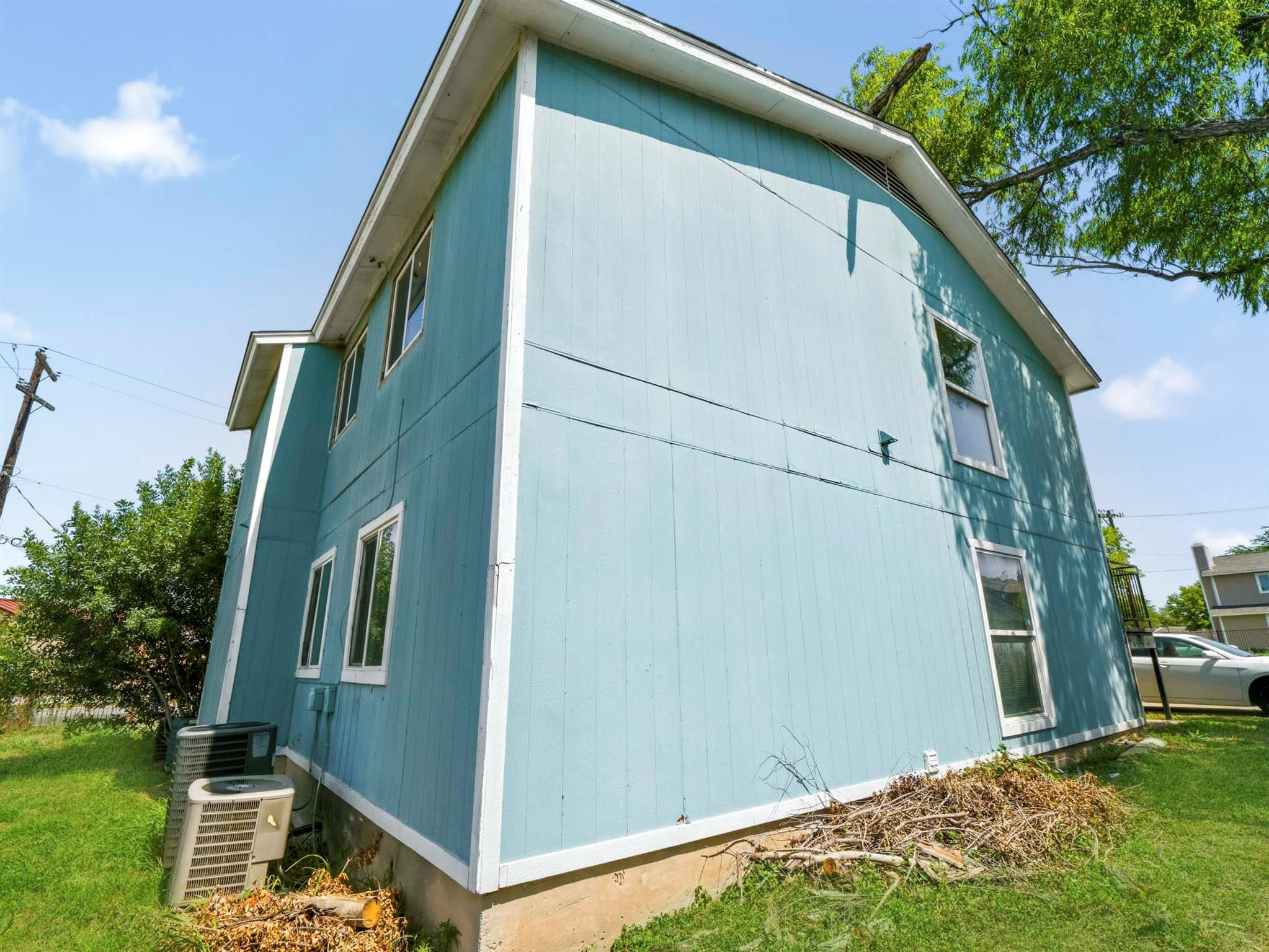 8201 Riverstone DR — photo 4