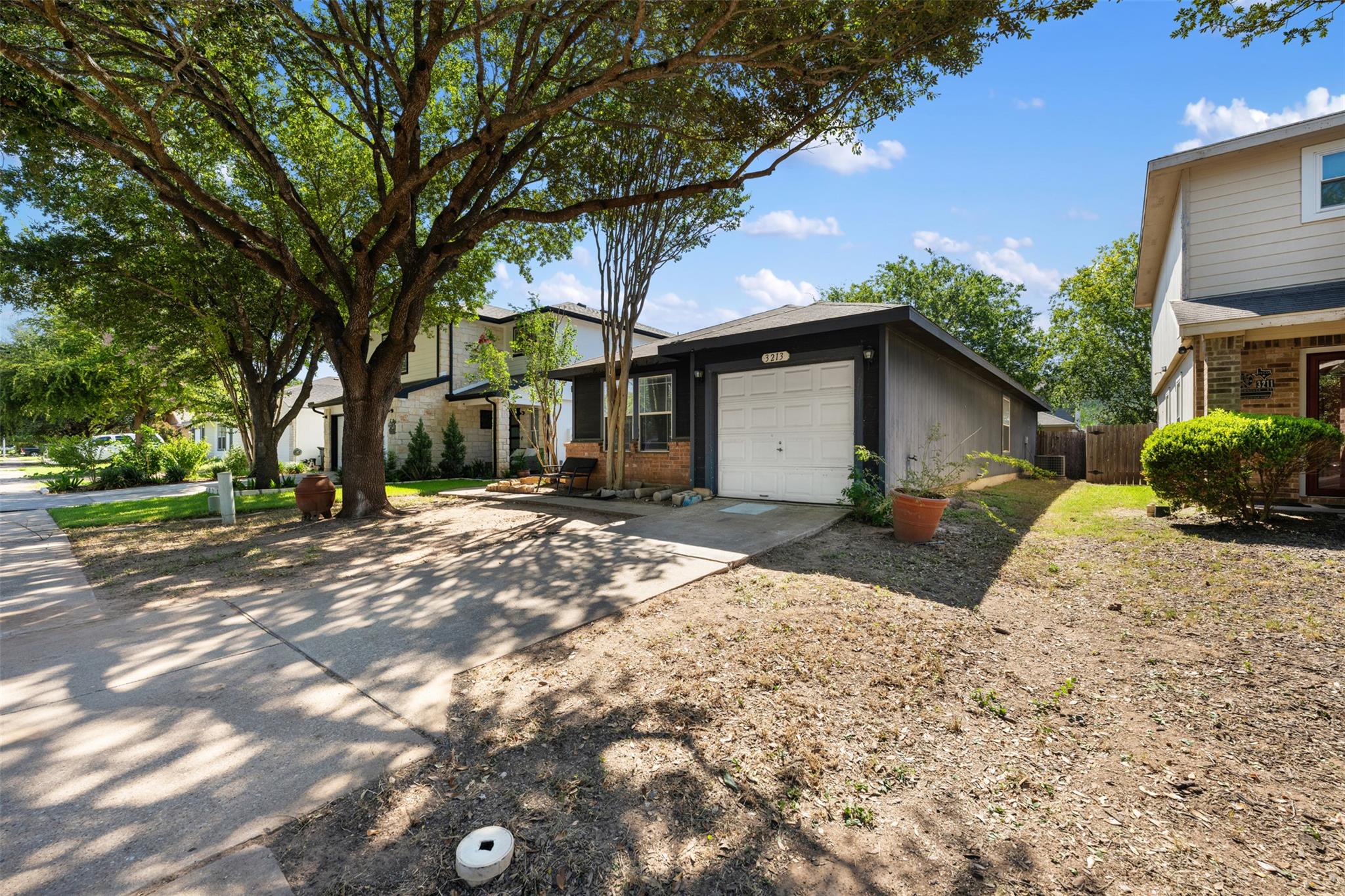 3213 Crownover ST — photo 4