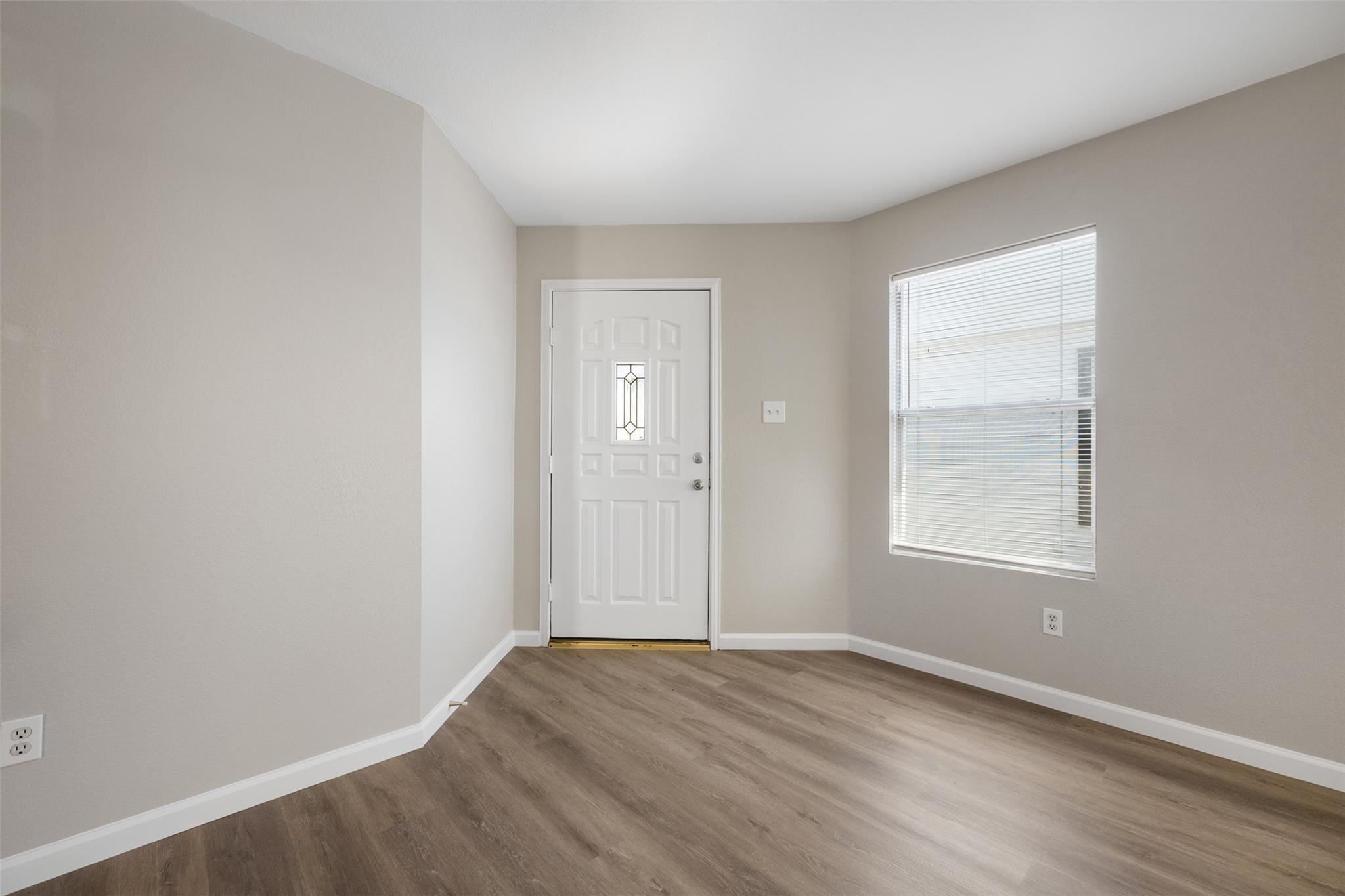 3213 Crownover ST — photo 5