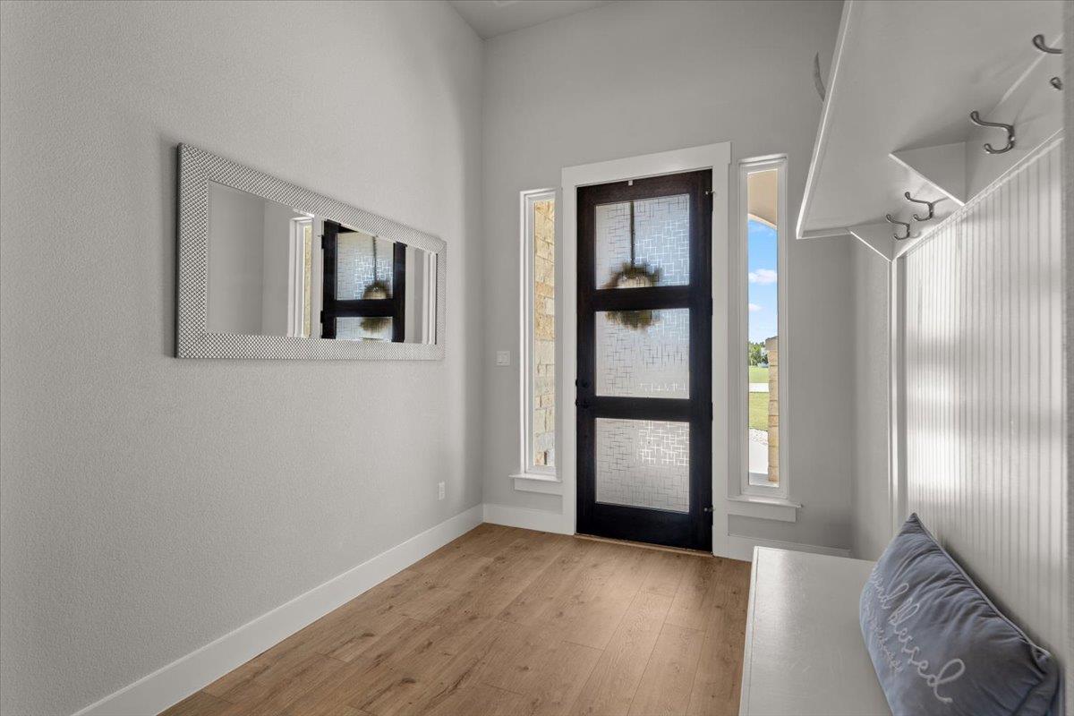 104 Draper LN — photo 4