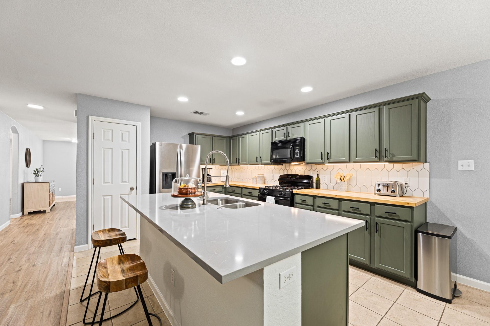 628 Quarter Ave — photo 5