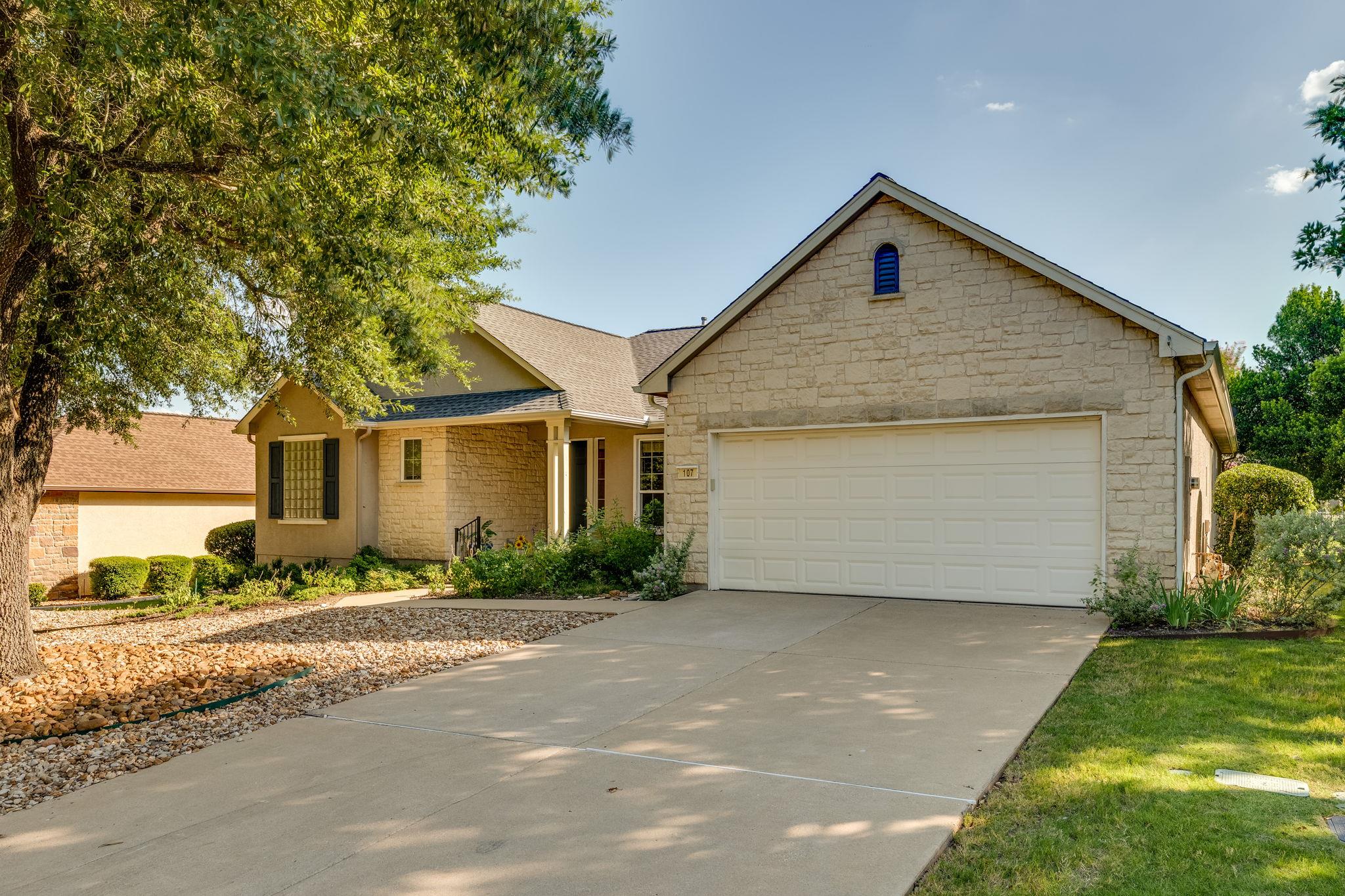 107 Lantana DR — photo 3