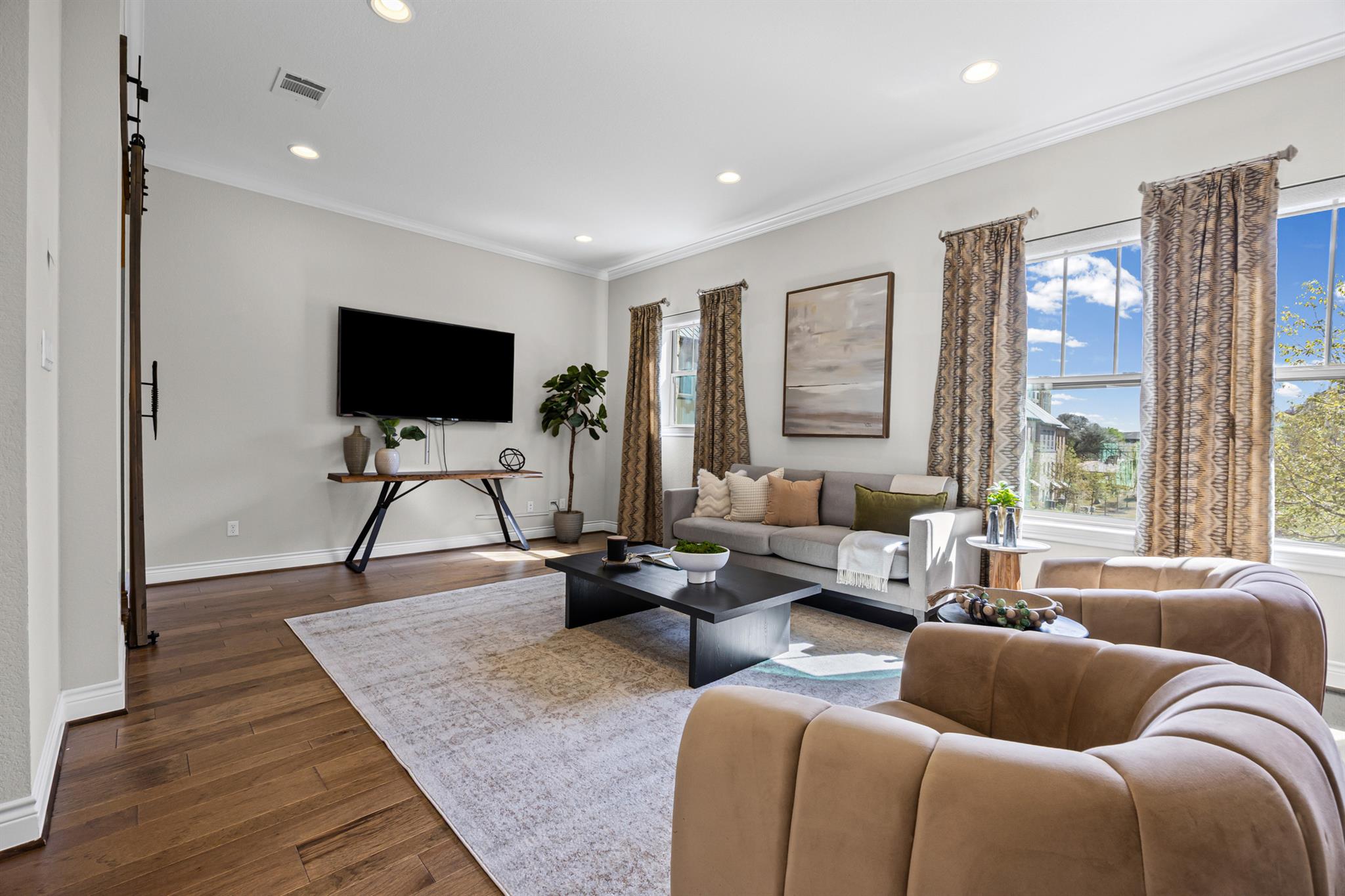 1112 Highknoll LN #B — photo 4
