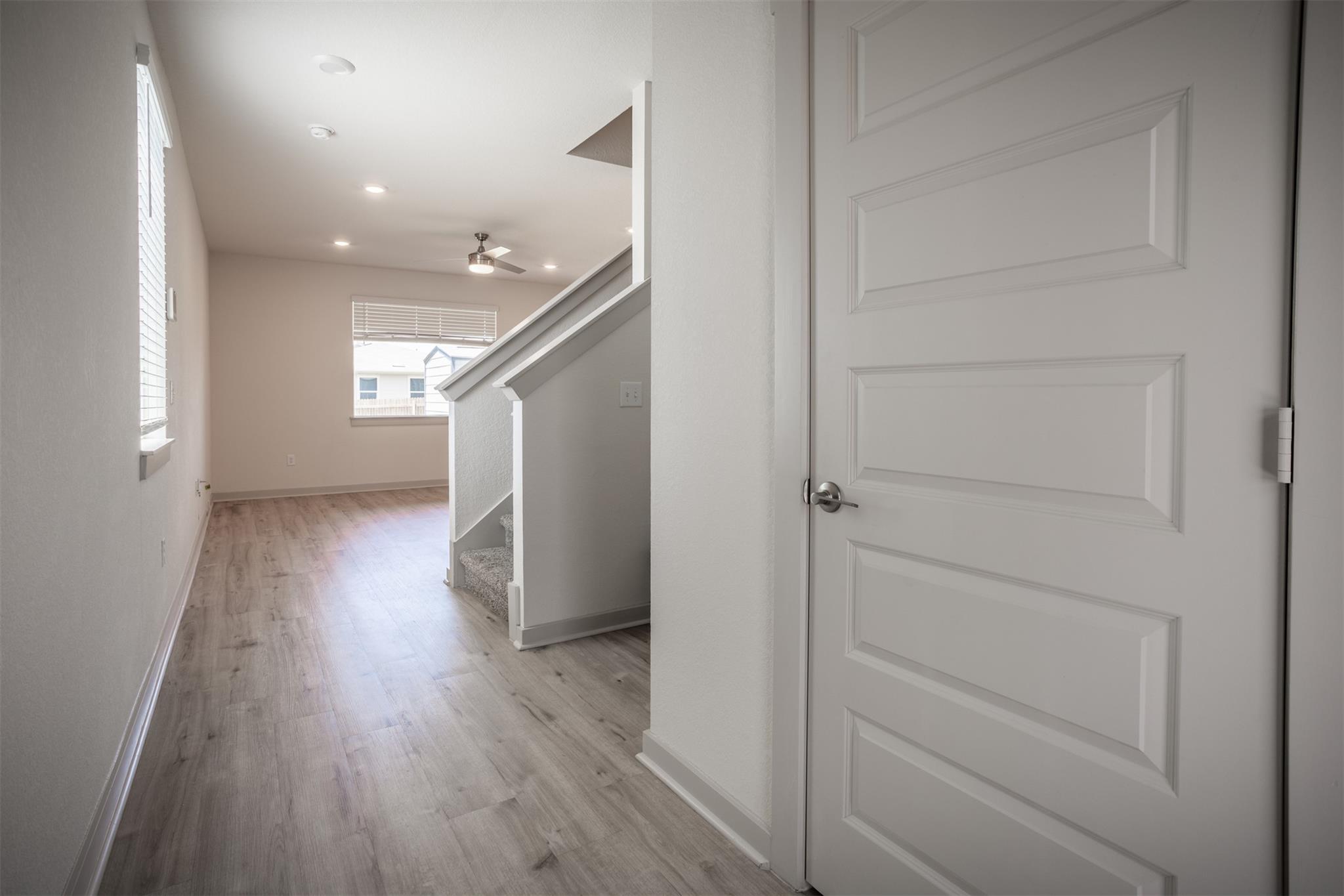 2100 Tucker LN — photo 4
