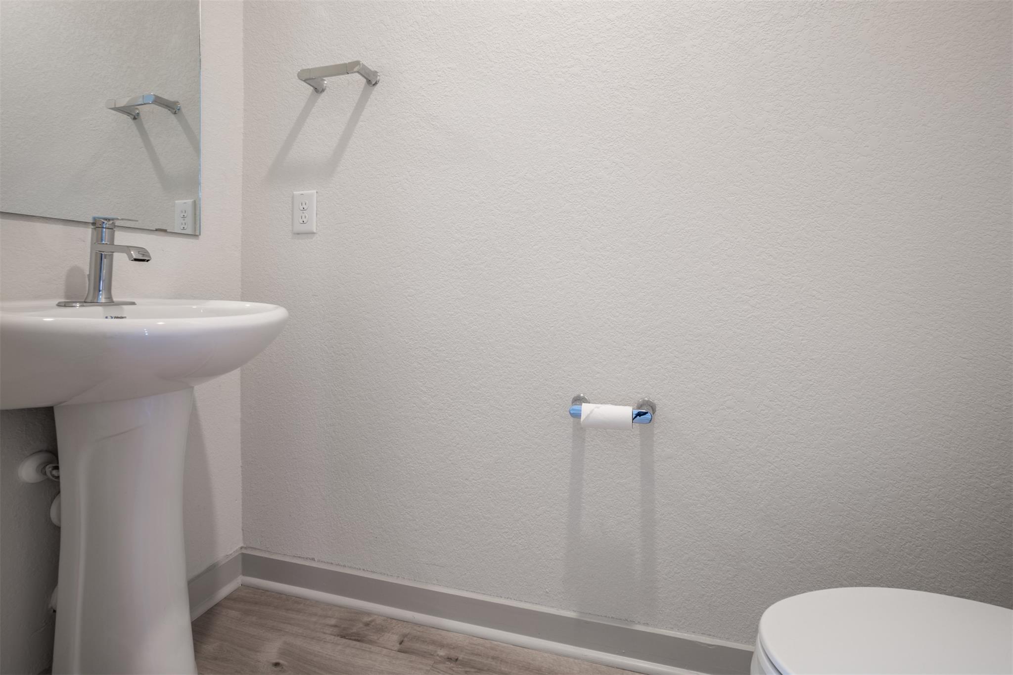 2100 Tucker LN — photo 5