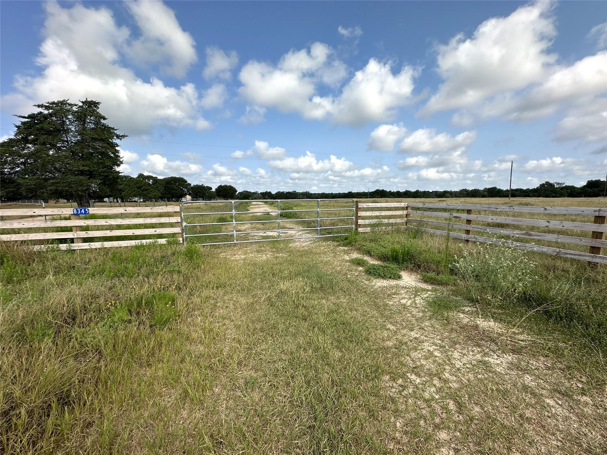 8345 Farm To Market 2145 — photo 4