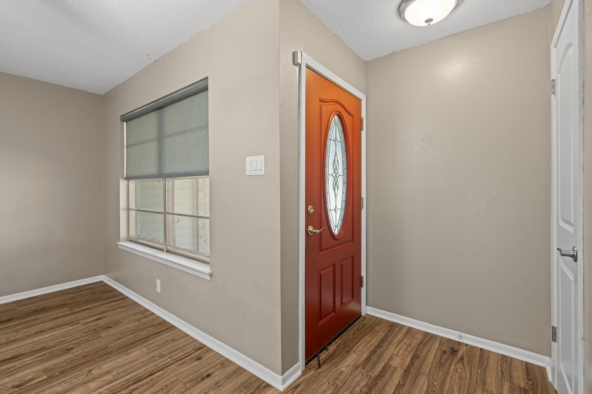 101 Oakwood ST — photo 5