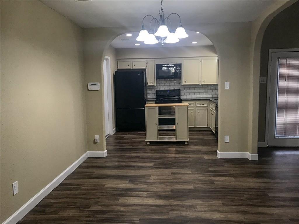 10511 Robinwood CIR — photo 5
