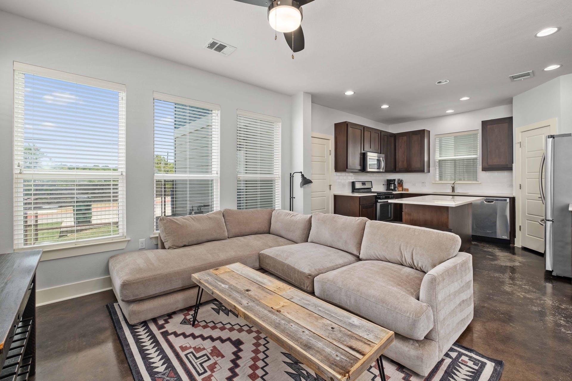2813 Stock DR — photo 3