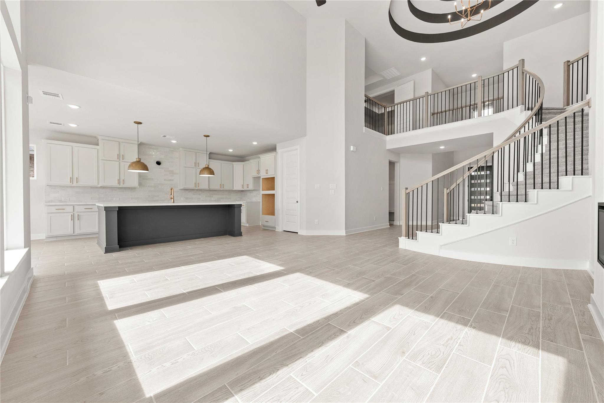 121 Beebalm CV — photo 4