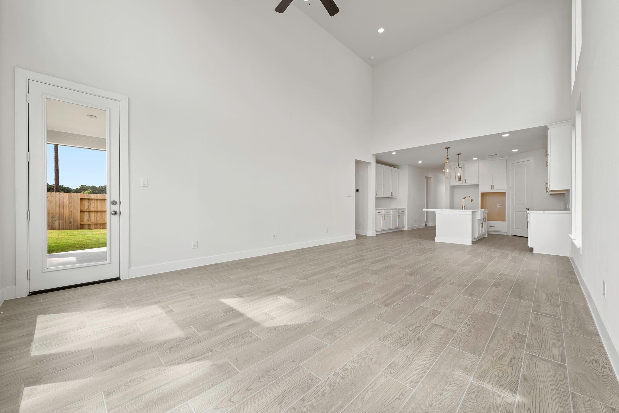 509 Buckaroo DR — photo 4