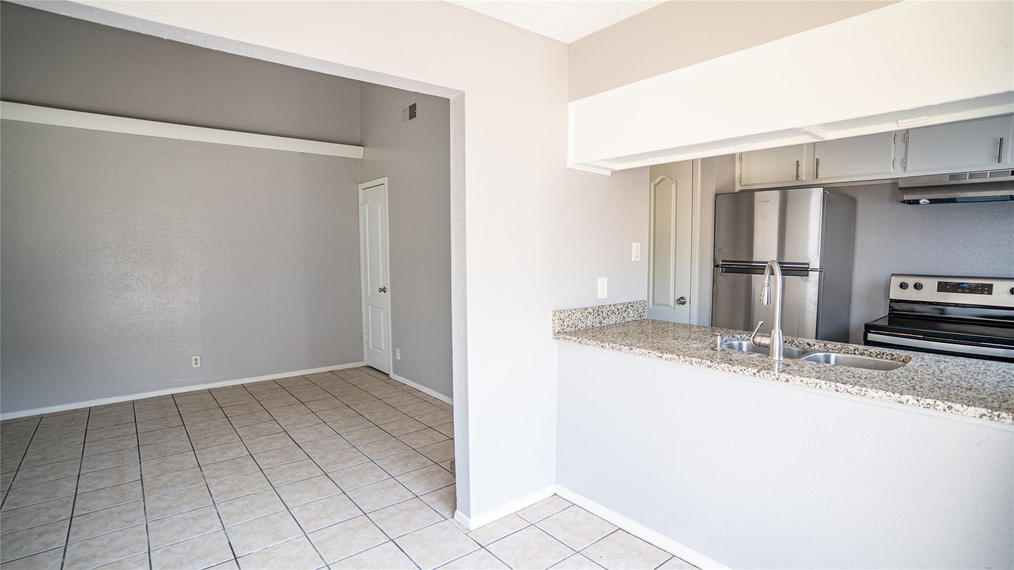 3003 Parker LN #D — photo 4