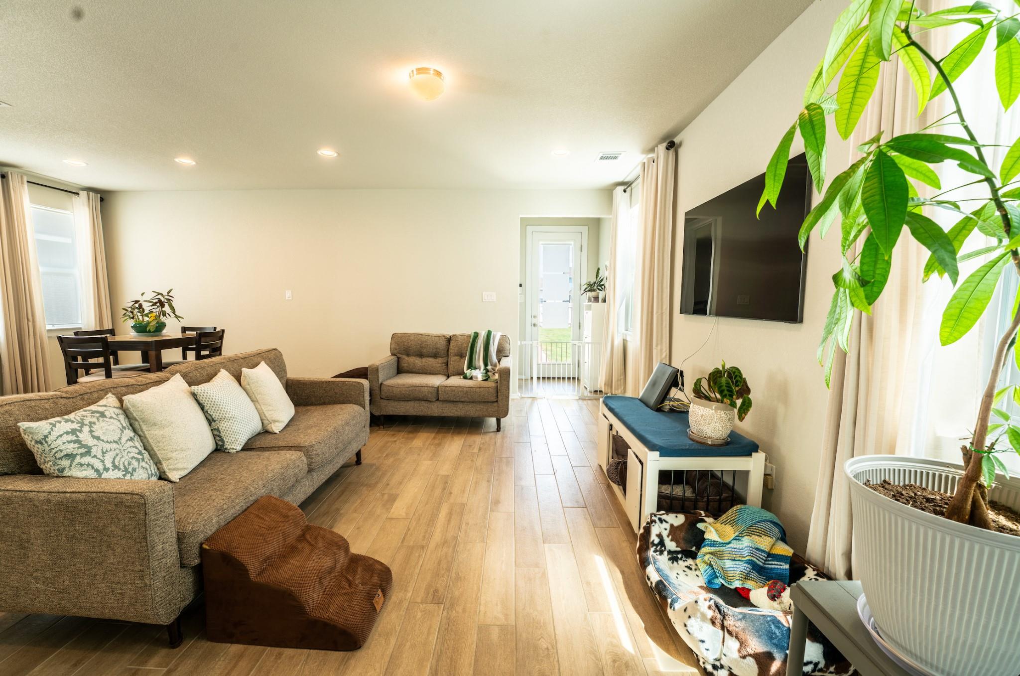 125 Fabion ST — photo 3