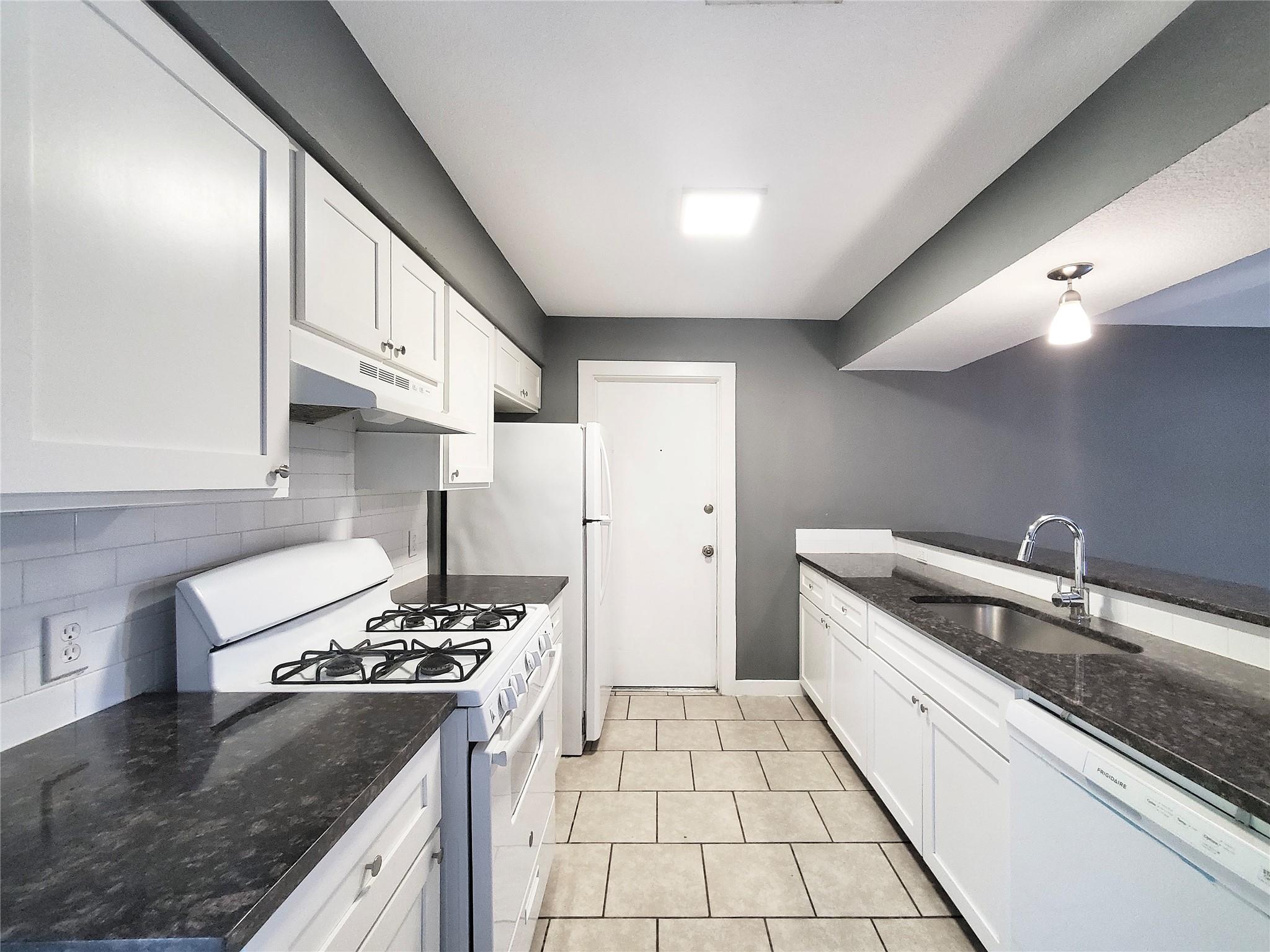 1813 Nicole CIR #B — photo 4