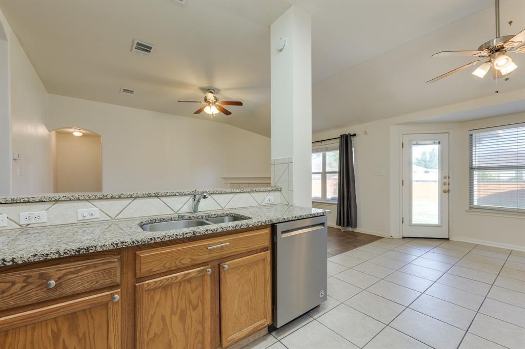 6007 Lone Star CT — photo 3