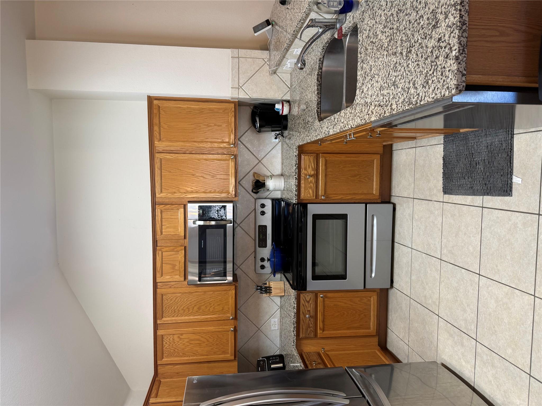 6007 Lone Star CT — photo 4