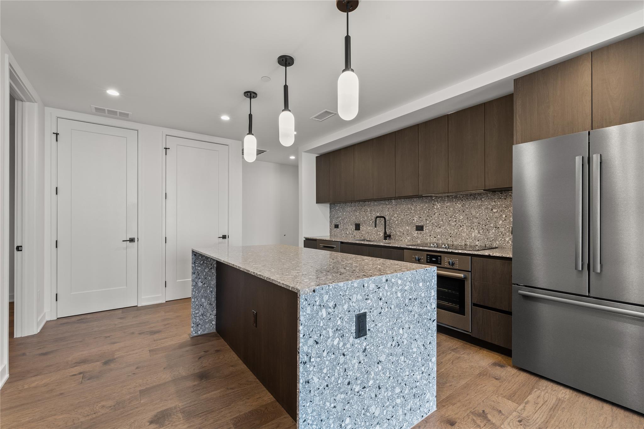 84 East Ave #1905 — photo 3