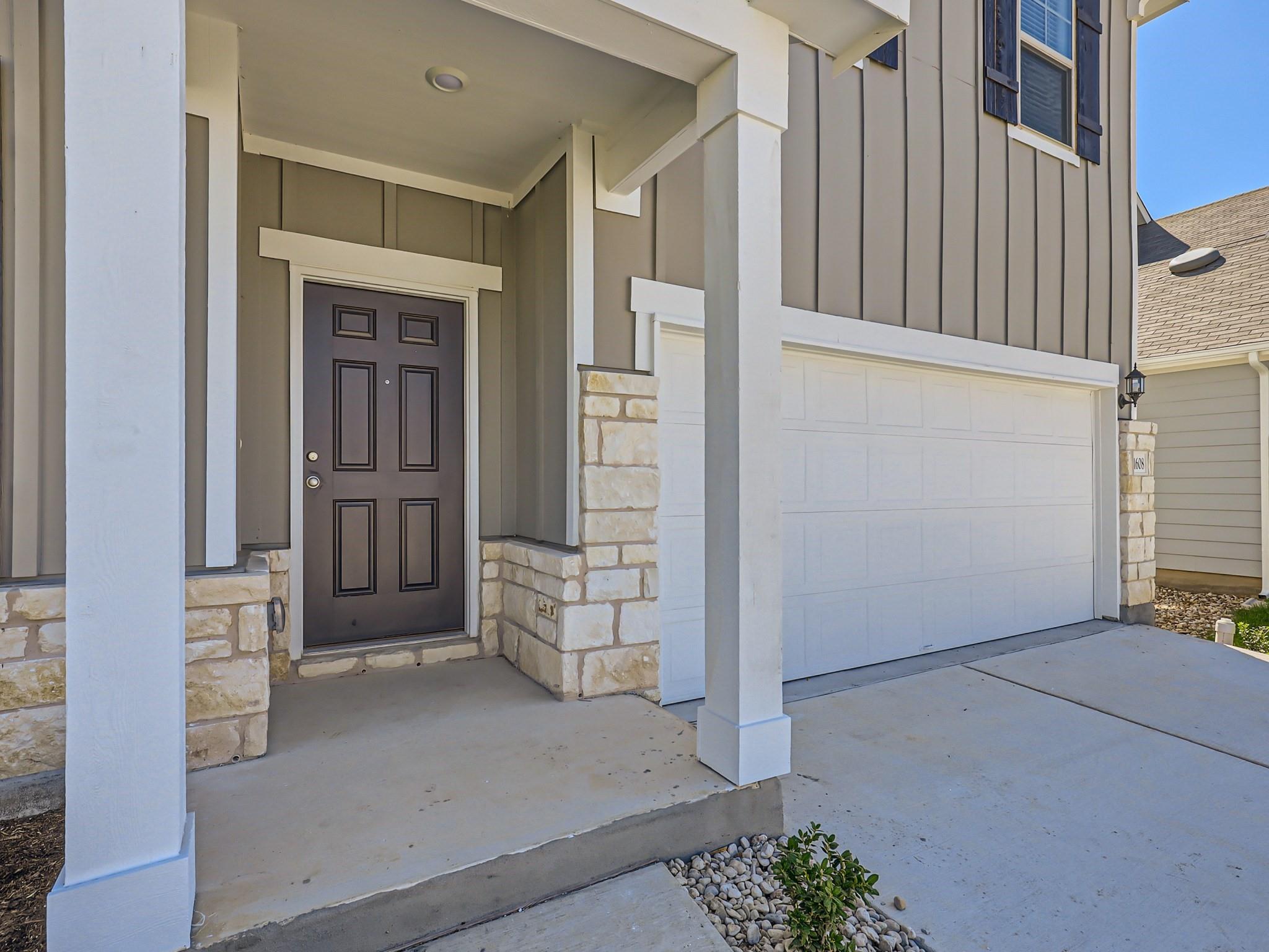 1608 Holly Lake DR — photo 3