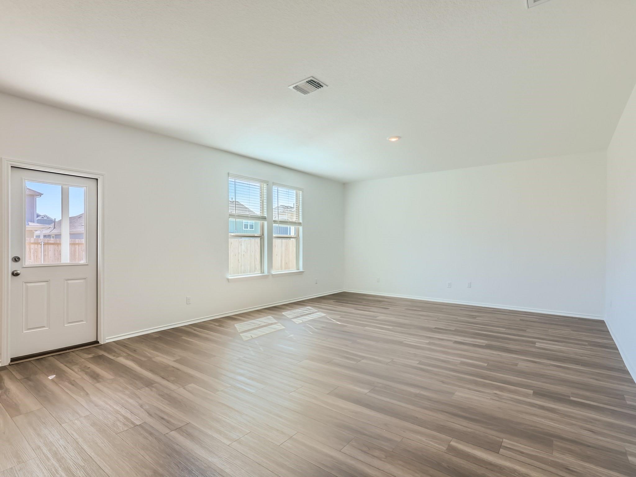 1608 Holly Lake DR — photo 4