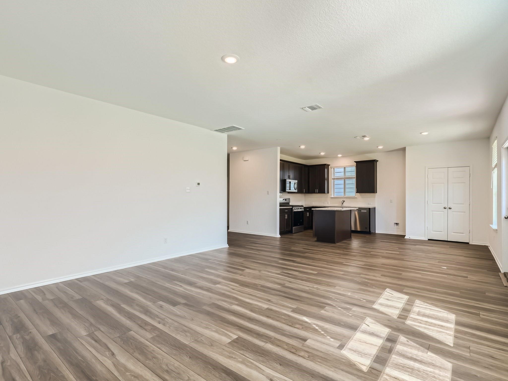 1608 Holly Lake DR — photo 5