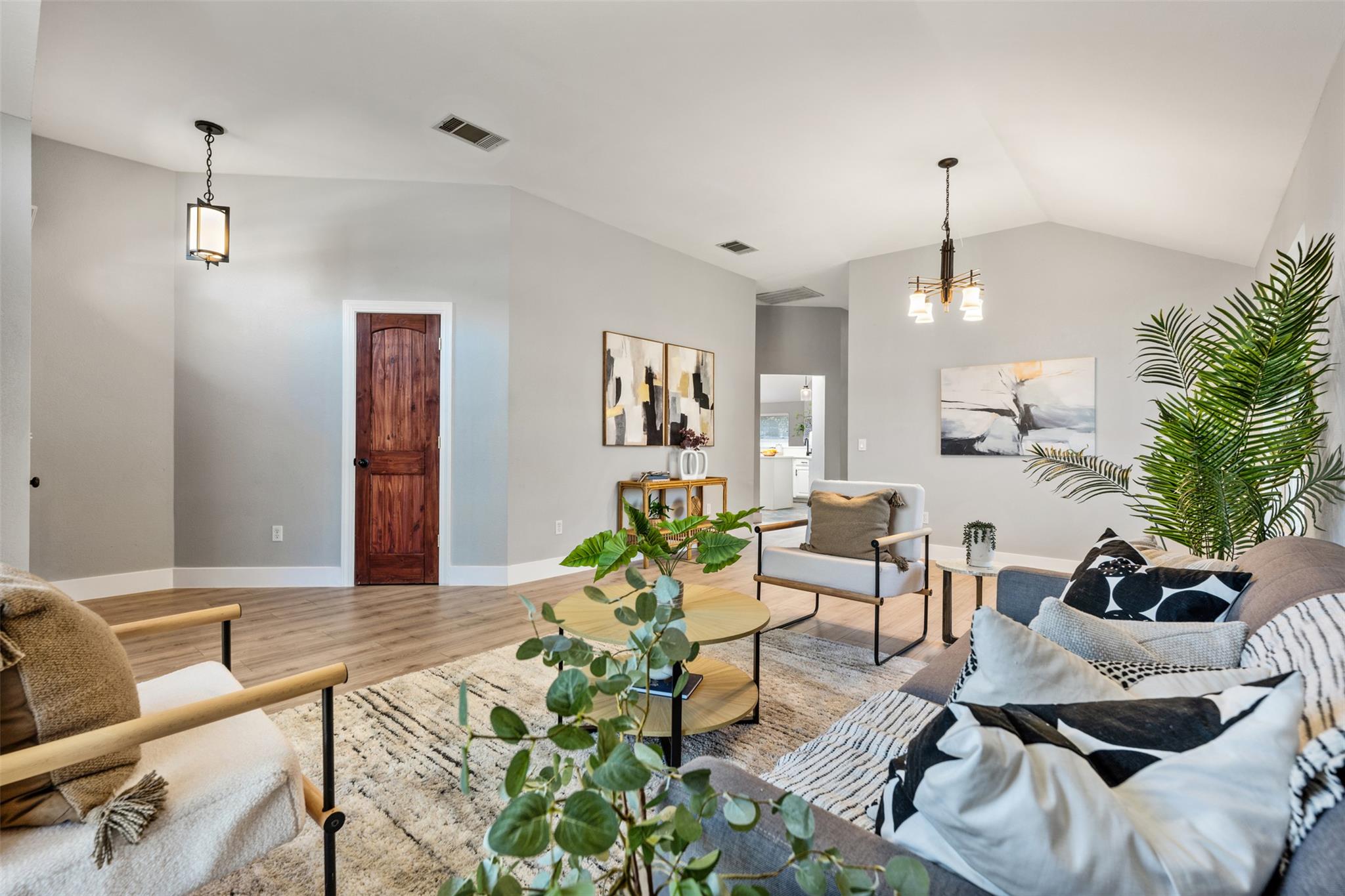 8009 Nairn DR — photo 4