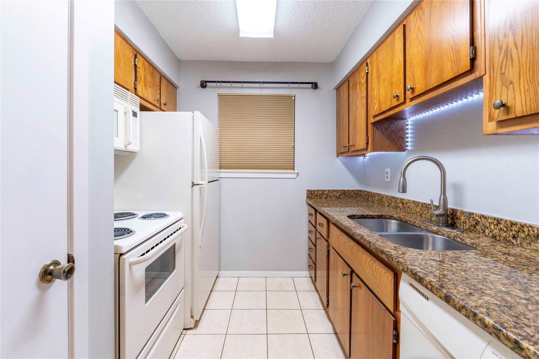 6903 Deatonhill DR #28 — photo 5