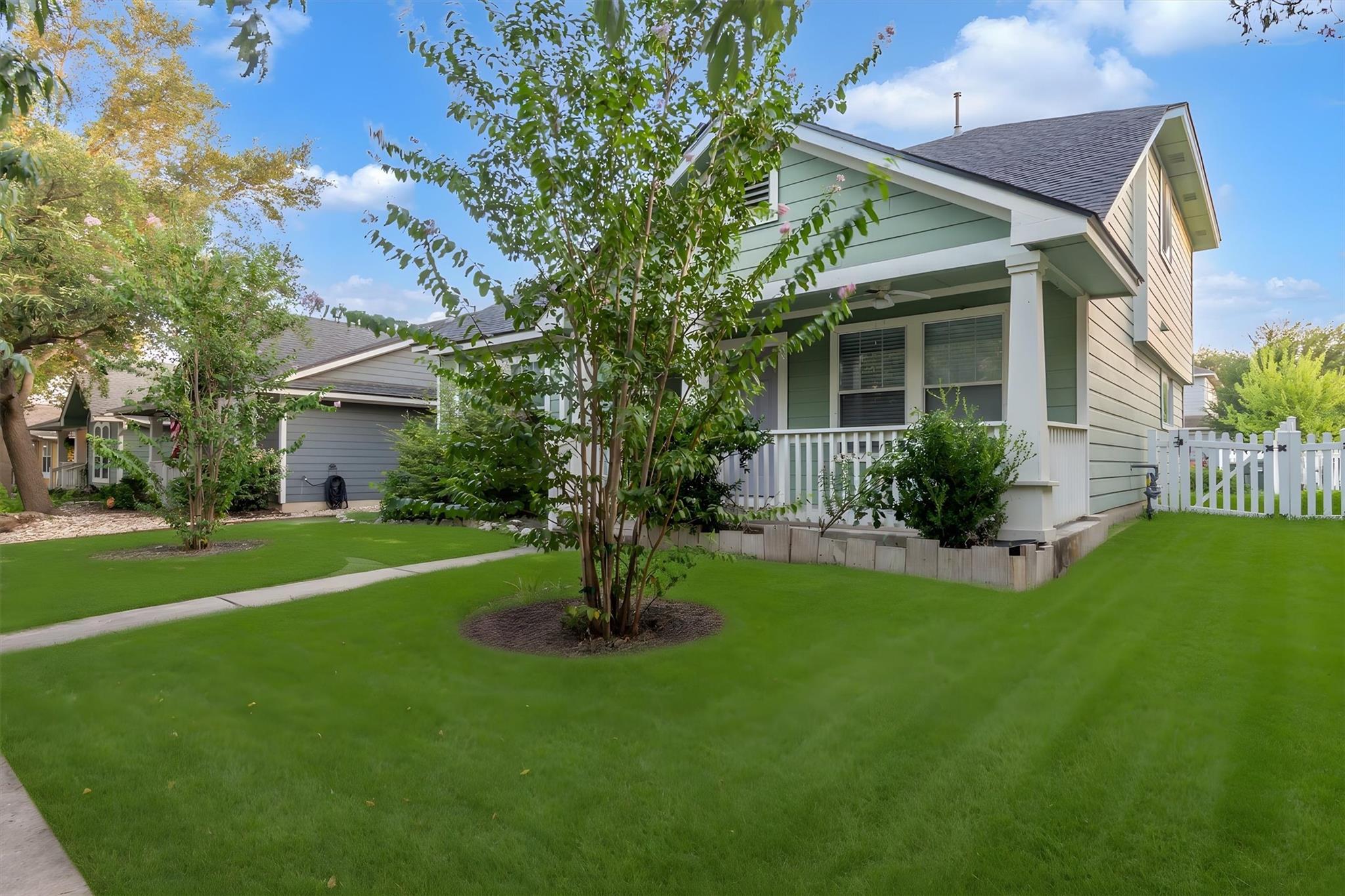 627 Scheel RD — photo 3