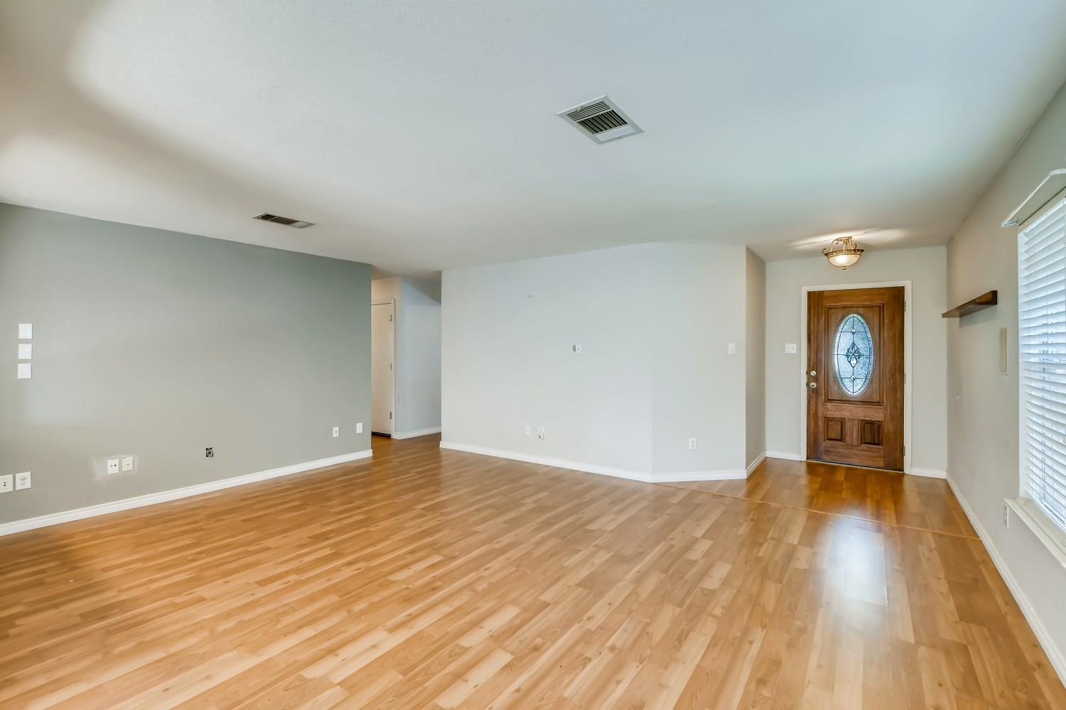 303 Bello DR — photo 3