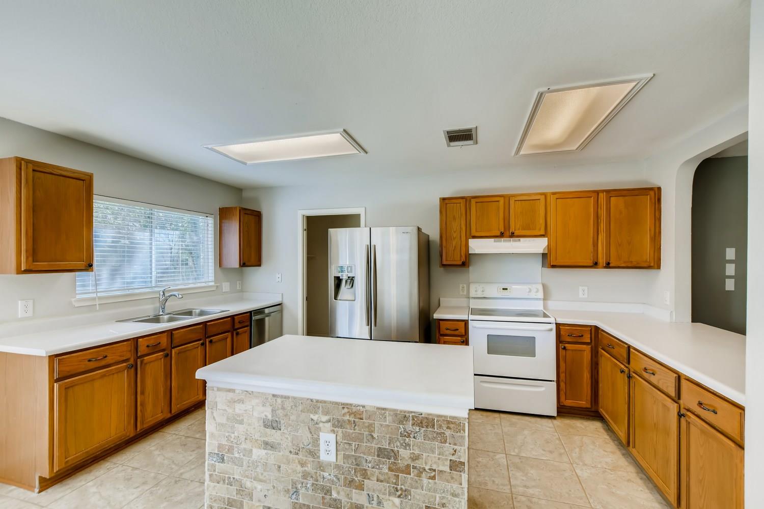 303 Bello DR — photo 4