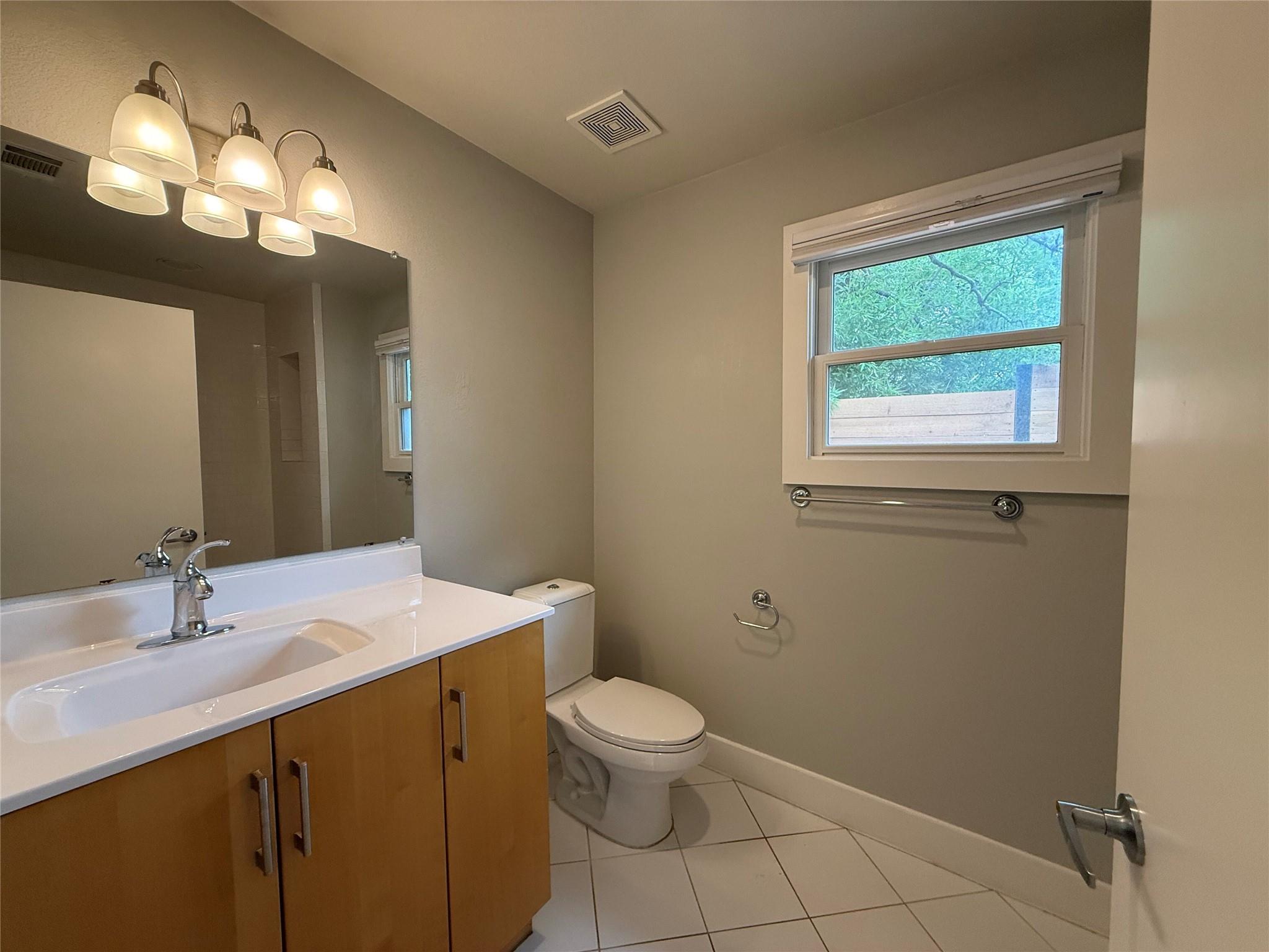2105 Kinney Ave #B — photo 4
