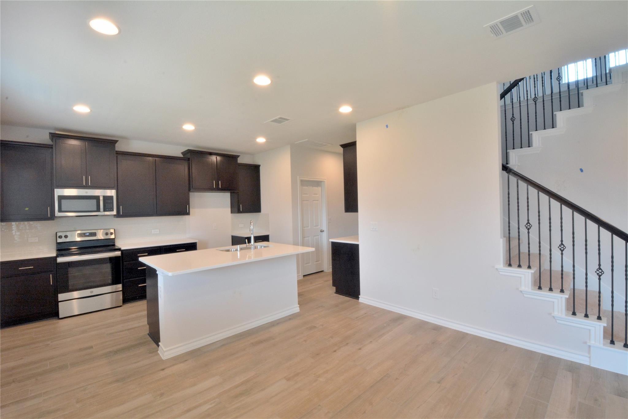 349 Capstone RD — photo 4