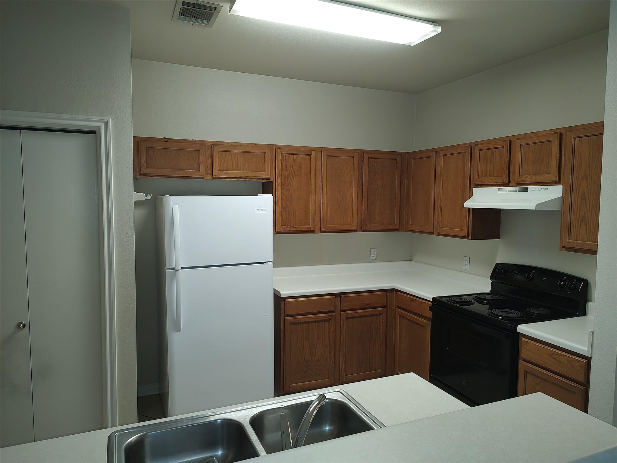 2206 Bagdad RD #B — photo 4