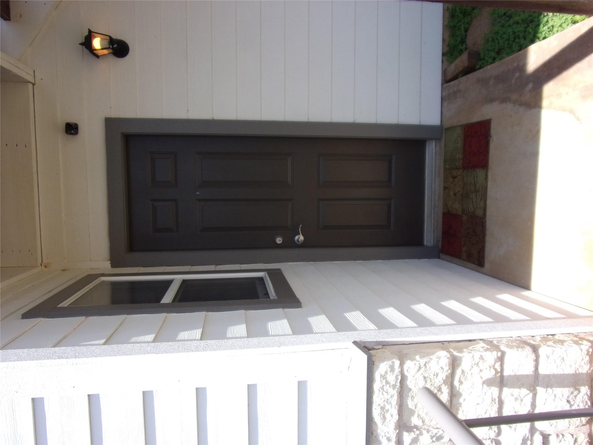 179A Two Friends TRL — photo 3