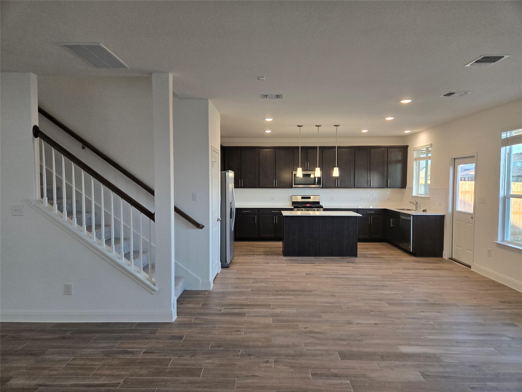 408 Acuff LN — photo 4