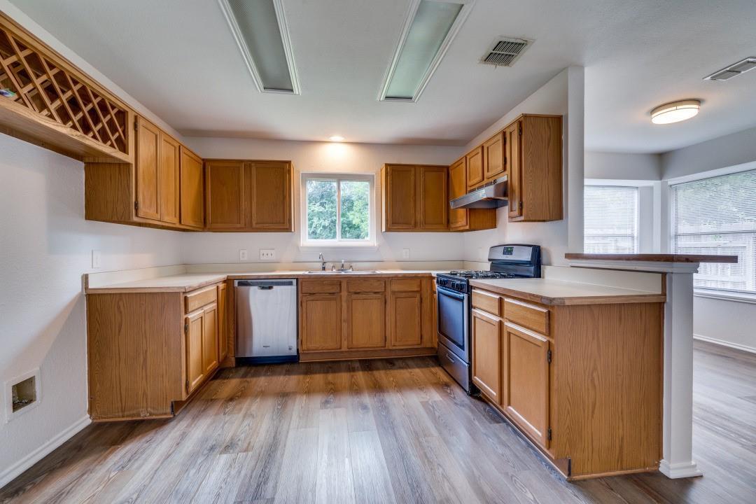 15902 De Peer Ave — photo 5