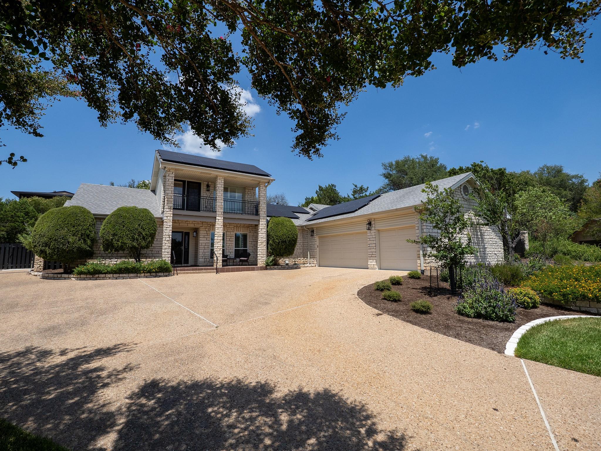 608 Flamingo CV