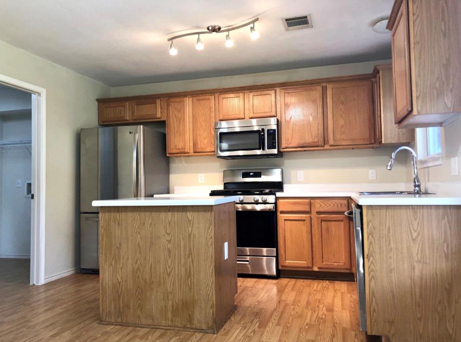 14208 Sumatra LN — photo 3