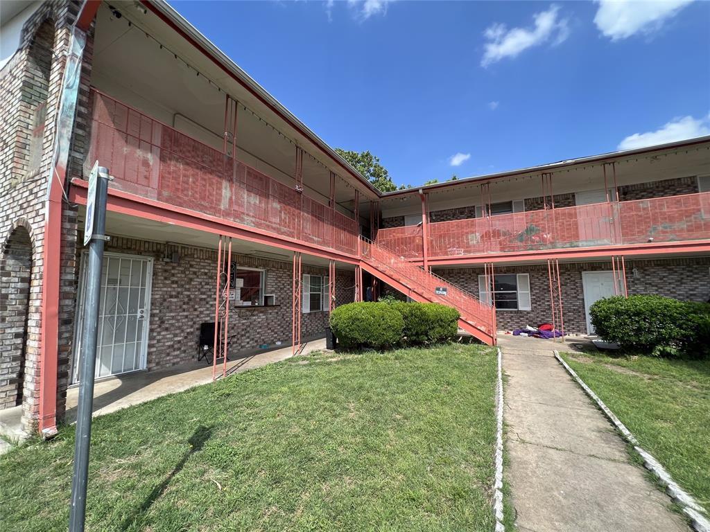 1010 Root Ave — photo 5