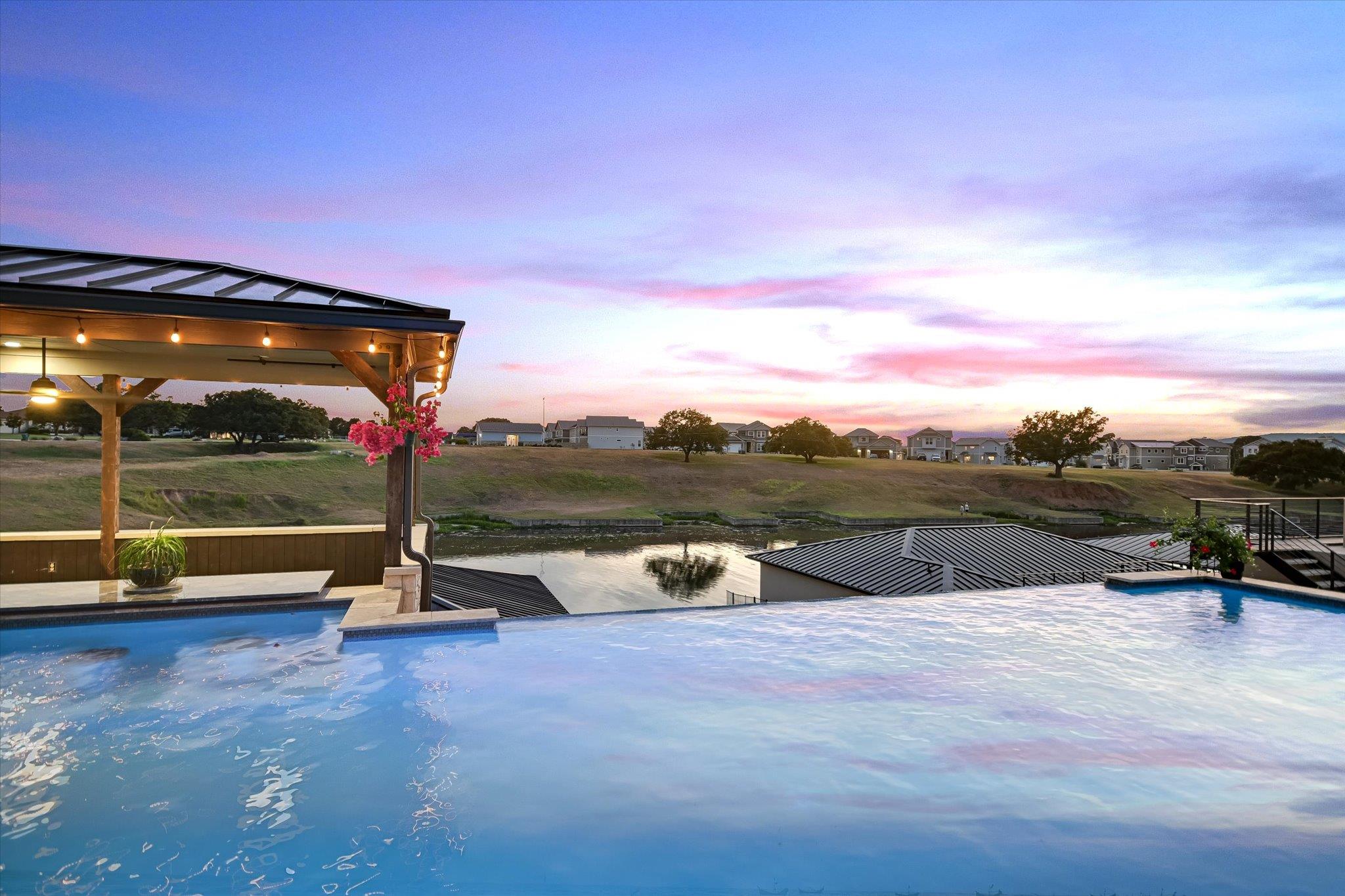 112 CLEARWATER DR