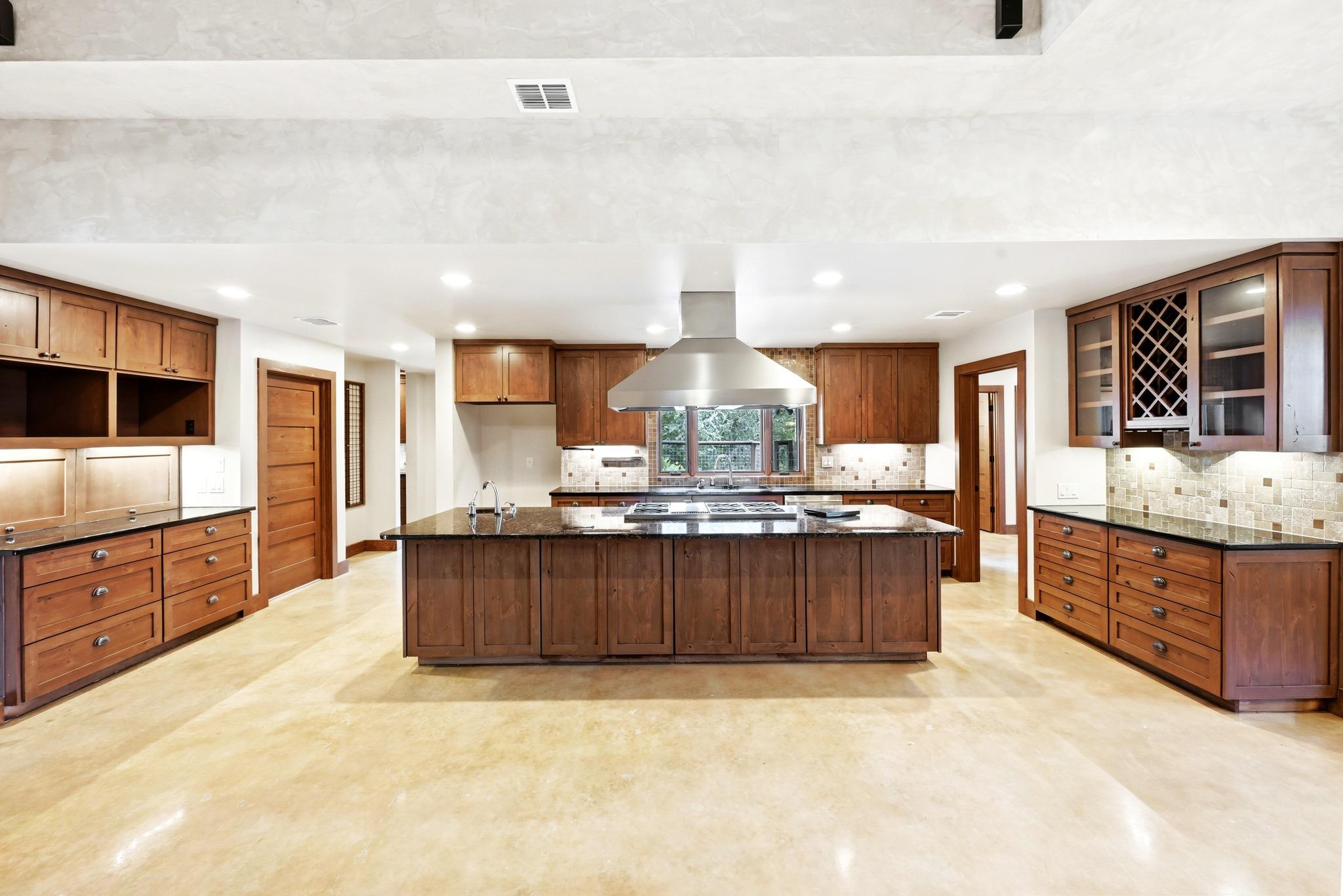 158 Condor DR — photo 4