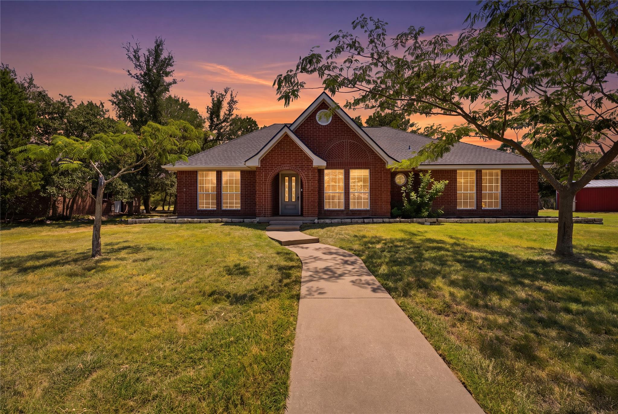 8221 Mountain DR